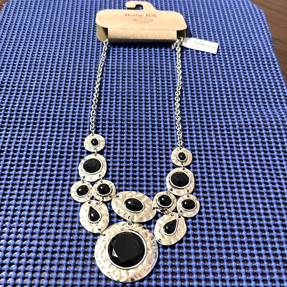 NWT Ruby Rd. Hammered Silver Tone and Black Circular Frontal Statement Necklace.